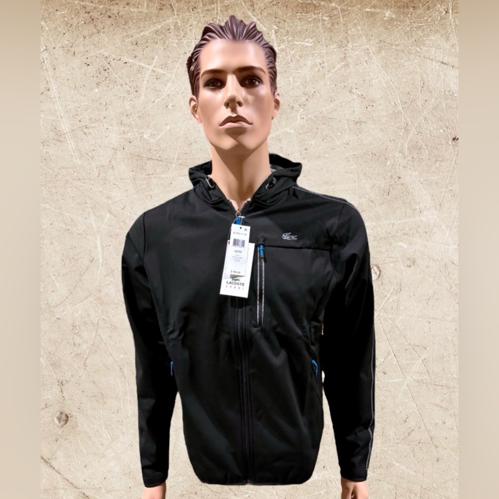 NWT, Lacoste Men’s water-repellent hooded zip lightweight jacket, black, Medium.